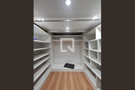 Quarto 2 de casa para alugar com 3 quartos, 300m² em Chora Menino, São Paulo