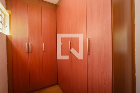 Quarto 2 de casa à venda com 5 quartos, 236m² em Chácara Agrindus, Taboão da Serra