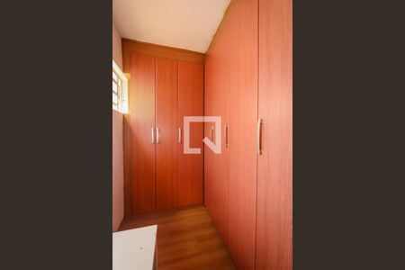 Quarto 2 de casa à venda com 5 quartos, 236m² em Chácara Agrindus, Taboão da Serra