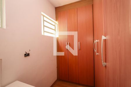 Quarto 2 de casa à venda com 5 quartos, 236m² em Chácara Agrindus, Taboão da Serra