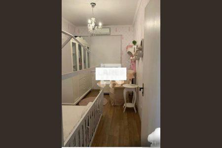 Casa à venda com 3 quartos, 270m² em Jardim Primeiro de Maio (Chacara Fazendinha), Osasco