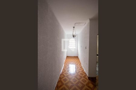 Corredor de casa para alugar com 2 quartos, 180m² em Parque Novo Mundo, São Paulo