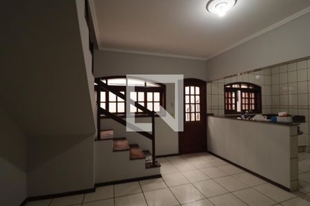 Sala de casa para alugar com 3 quartos, 212m² em Medeiros, Jundiaí