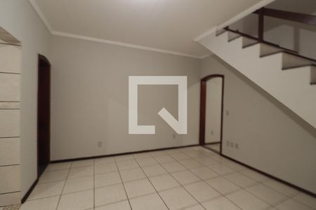 Sala de casa para alugar com 3 quartos, 212m² em Medeiros, Jundiaí
