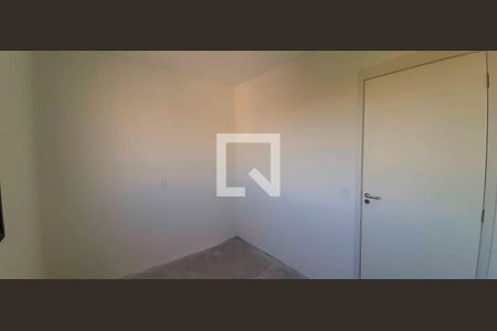 Quarto de apartamento para alugar com 2 quartos, 43m² em Metalúrgicos, Osasco