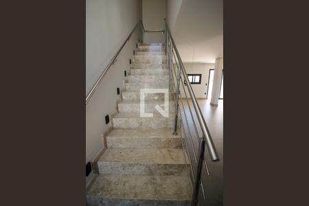 Escada de casa de condomínio à venda com 3 quartos, 140m² em Hípica, Porto Alegre