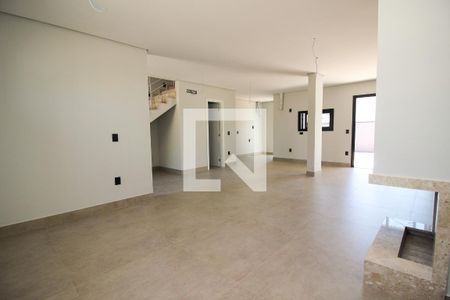 Sala de casa de condomínio à venda com 3 quartos, 140m² em Hípica, Porto Alegre