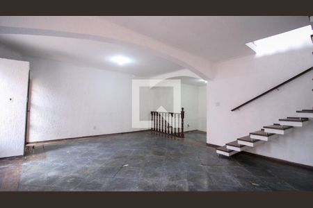 Sala de casa para alugar com 4 quartos, 250m² em Jardim Sapopemba, São Paulo