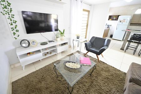 Sala de casa para alugar com 4 quartos, 248m² em Jardim Santo Antônio, Goiânia