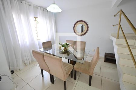 Sala de casa para alugar com 4 quartos, 248m² em Jardim Santo Antônio, Goiânia