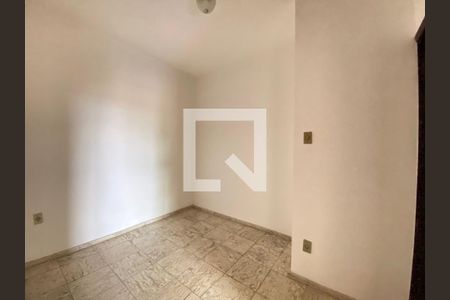 Corredor de casa à venda com 4 quartos, 284m² em Del Castilho, Rio de Janeiro