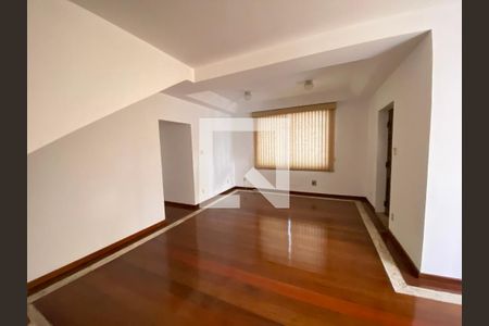 Sala de casa à venda com 4 quartos, 284m² em Del Castilho, Rio de Janeiro