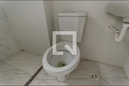 Banheiro Social de kitnet/studio para alugar com 1 quarto, 36m² em Vila Mangalot, São Paulo