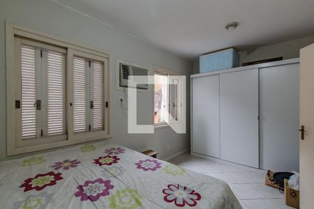 Quarto de casa de condomínio à venda com 3 quartos, 150m² em Teresópolis, Porto Alegre