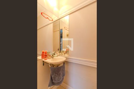 Lavabo de casa de condomínio à venda com 3 quartos, 150m² em Teresópolis, Porto Alegre