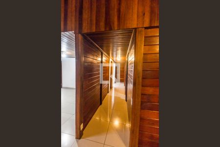 Corredor de casa para alugar com 4 quartos, 214m² em São Fernando Residência, Barueri