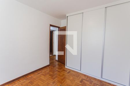 Quarto 1 de apartamento para alugar com 3 quartos, 110m² em Santo Antônio, Belo Horizonte