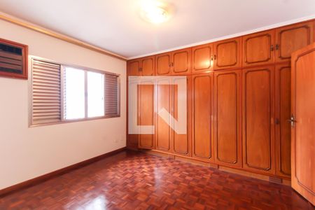 Suíte de casa para alugar com 4 quartos, 256m² em Vila Regente Feijó, São Paulo