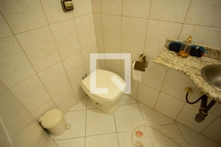 Lavabo de casa de condomínio para alugar com 3 quartos, 120m² em Vila Mariza Mazzei, São Paulo