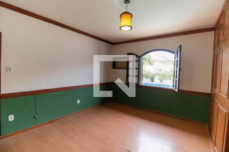 Suíte de casa de condomínio à venda com 5 quartos, 420m² em Itaipu, Niterói