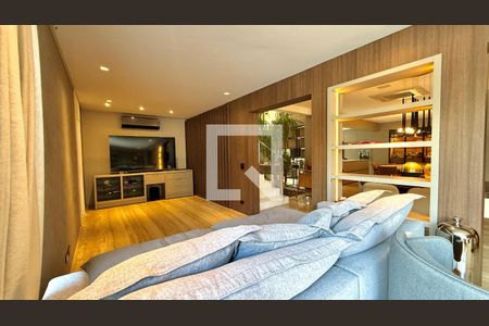 Sala de casa de condomínio à venda com 4 quartos, 500m² em Jardim Paulista, Barueri