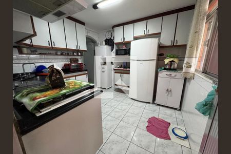 Casa à venda com 3 quartos, 180m² em Nova Gerti, São Caetano do Sul