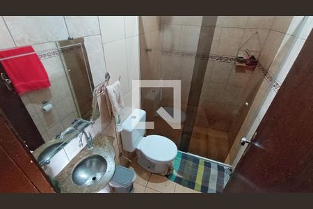 Banheiro de casa à venda com 2 quartos, 83m² em Goiânia, Belo Horizonte