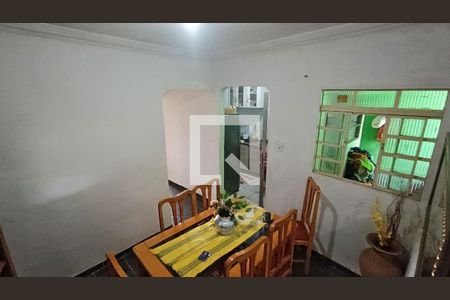 Sala de casa à venda com 2 quartos, 83m² em Goiânia, Belo Horizonte