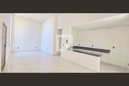 Sala de casa à venda com 3 quartos, 199m² em Lundcéia, Lagoa Santa