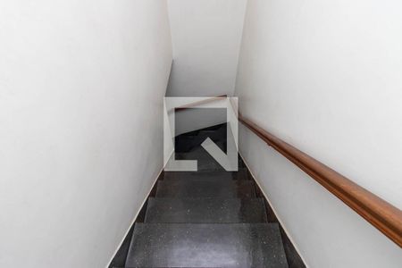 Escada de casa à venda com 3 quartos, 195m² em Vila Paiva, São Paulo