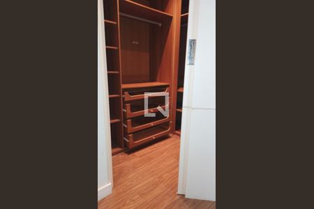 Casa para alugar com 4 quartos, 550m² em Jardim Leonor, São Paulo