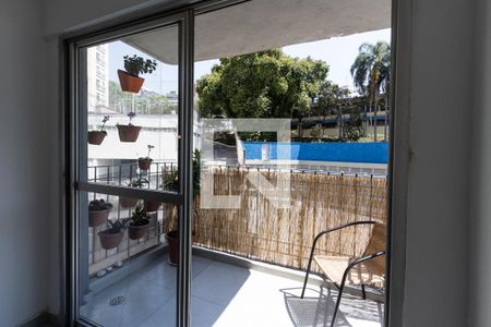 Varanda de apartamento para alugar com 3 quartos, 124m² em Vila Ipojuca, São Paulo
