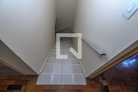 Escada de casa para alugar com 2 quartos, 150m² em Vila Brasilina, São Paulo