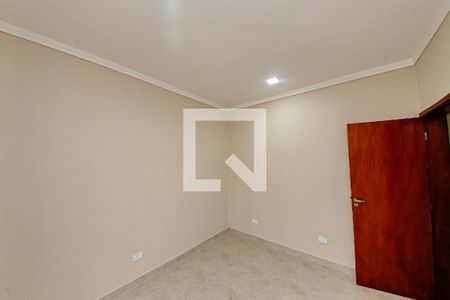 Quarto 1 de casa para alugar com 2 quartos, 67m² em São Lucas, São Paulo