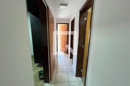 Corredor de apartamento à venda com 2 quartos, 95m² em Jardim Guanabara, Rio de Janeiro