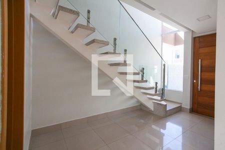 Sala de casa de condomínio para alugar com 3 quartos, 170m² em Granja Marileusa, Uberlândia