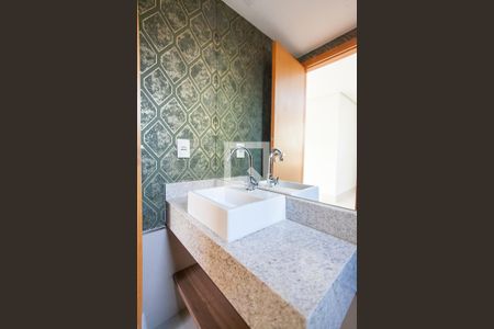 Lavabo de casa de condomínio para alugar com 3 quartos, 170m² em Granja Marileusa, Uberlândia