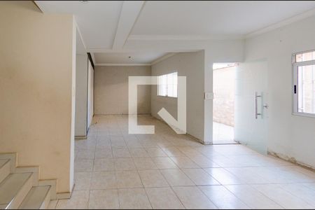 Sala de casa à venda com 3 quartos, 200m² em Nova Cintra, Belo Horizonte