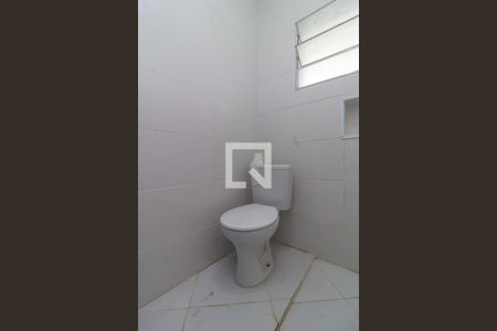 Banheiro de casa para alugar com 1 quarto, 35m² em Jardim Mirante, São Paulo