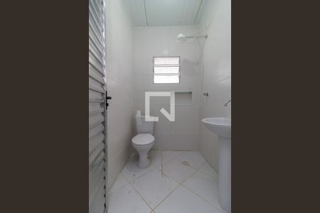 Banheiro de casa para alugar com 1 quarto, 35m² em Jardim Mirante, São Paulo