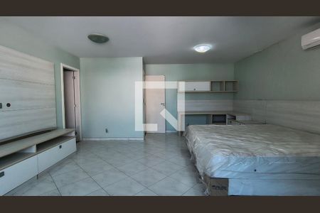 Suíte 1 de casa de condomínio para alugar com 3 quartos, 300m² em Vargem Pequena, Rio de Janeiro