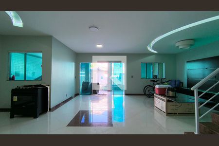 Sala de casa de condomínio para alugar com 3 quartos, 300m² em Vargem Pequena, Rio de Janeiro