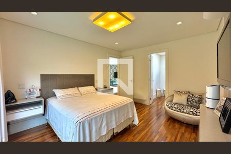 Suíte de casa à venda com 4 quartos, 600m² em Residencial Tambore III, Santana de Parnaíba