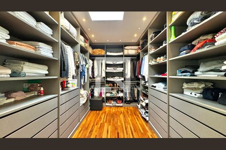 Closet da Suíte de casa à venda com 4 quartos, 600m² em Residencial Tambore III, Santana de Parnaíba