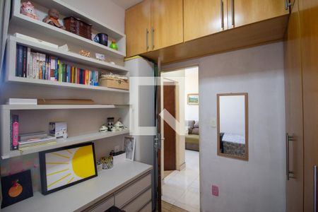 Quarto 2 de apartamento à venda com 2 quartos, 42m² em Centro, Contagem