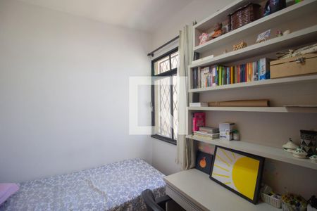 Quarto 2 de apartamento à venda com 2 quartos, 42m² em Centro, Contagem