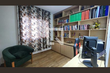 Escritório de casa à venda com 4 quartos, 384m² em Santa Cruz Industrial, Contagem