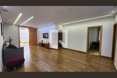 Sala de casa à venda com 4 quartos, 384m² em Santa Cruz Industrial, Contagem