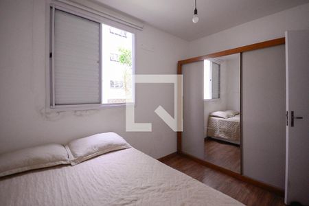 Quarto 2 de apartamento para alugar com 2 quartos, 44m² em Jardim Maria Estela, São Paulo