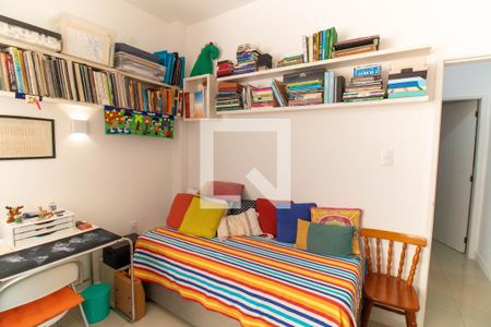 Quarto de apartamento à venda com 2 quartos, 75m² em Icaraí, Niterói
